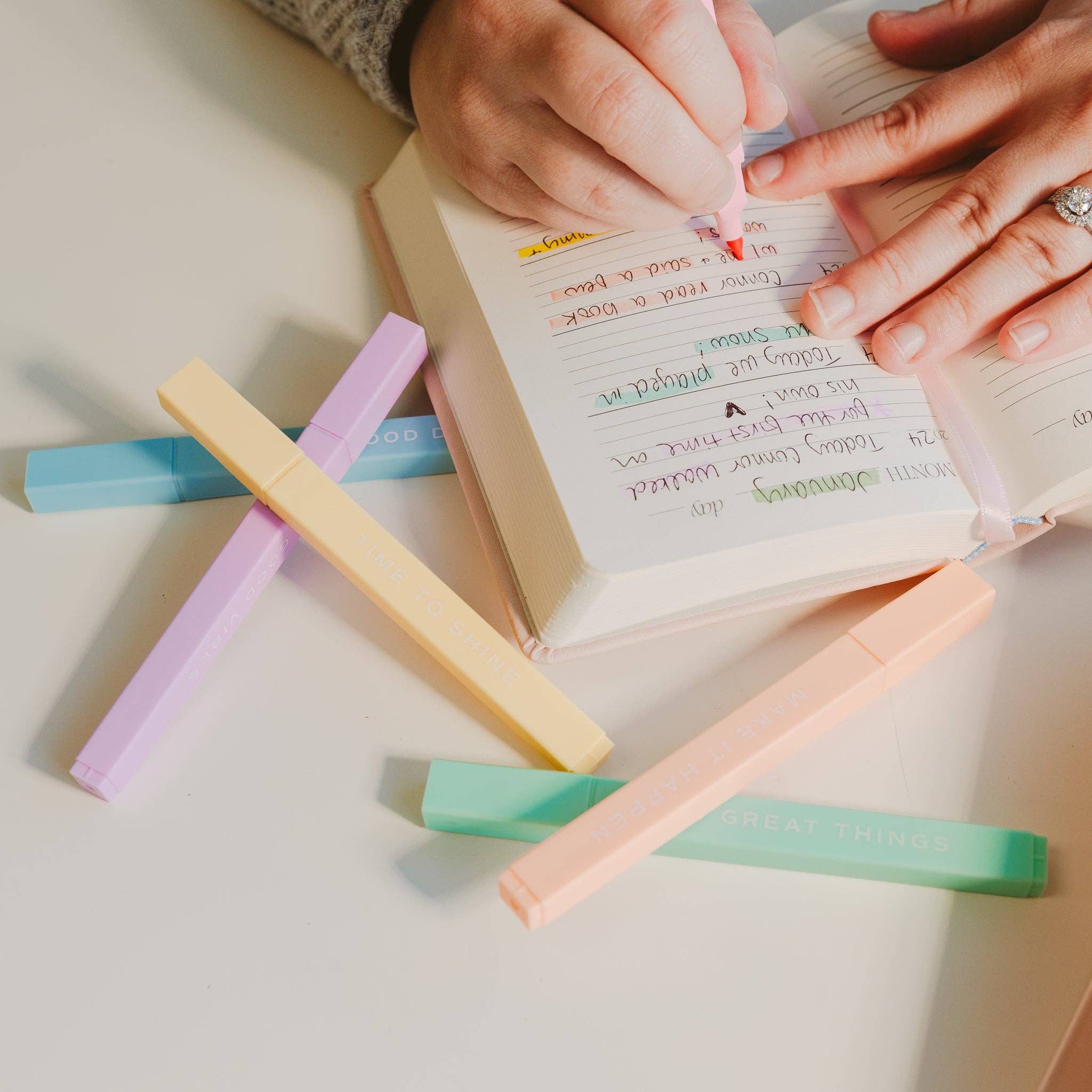 Do Great Things Highlighter Set - Stationery Set - HER Home Design Boutique